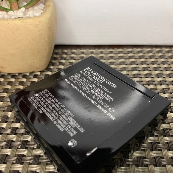 Mac Cosmetics X Antonio Lopez Eye Shadow Palette - Picture 3 of 3